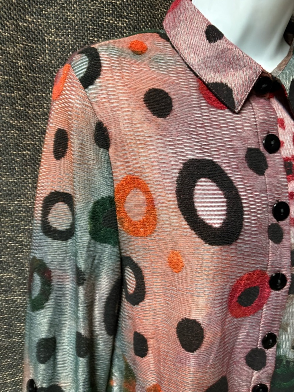 Radzoli Abstract Textured Button Blouse - Picture 15 of 16